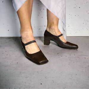VIA SPIGA Classic Italian Calfskin Brown Mary Janes Block Heel Square Toe Sz 7.5